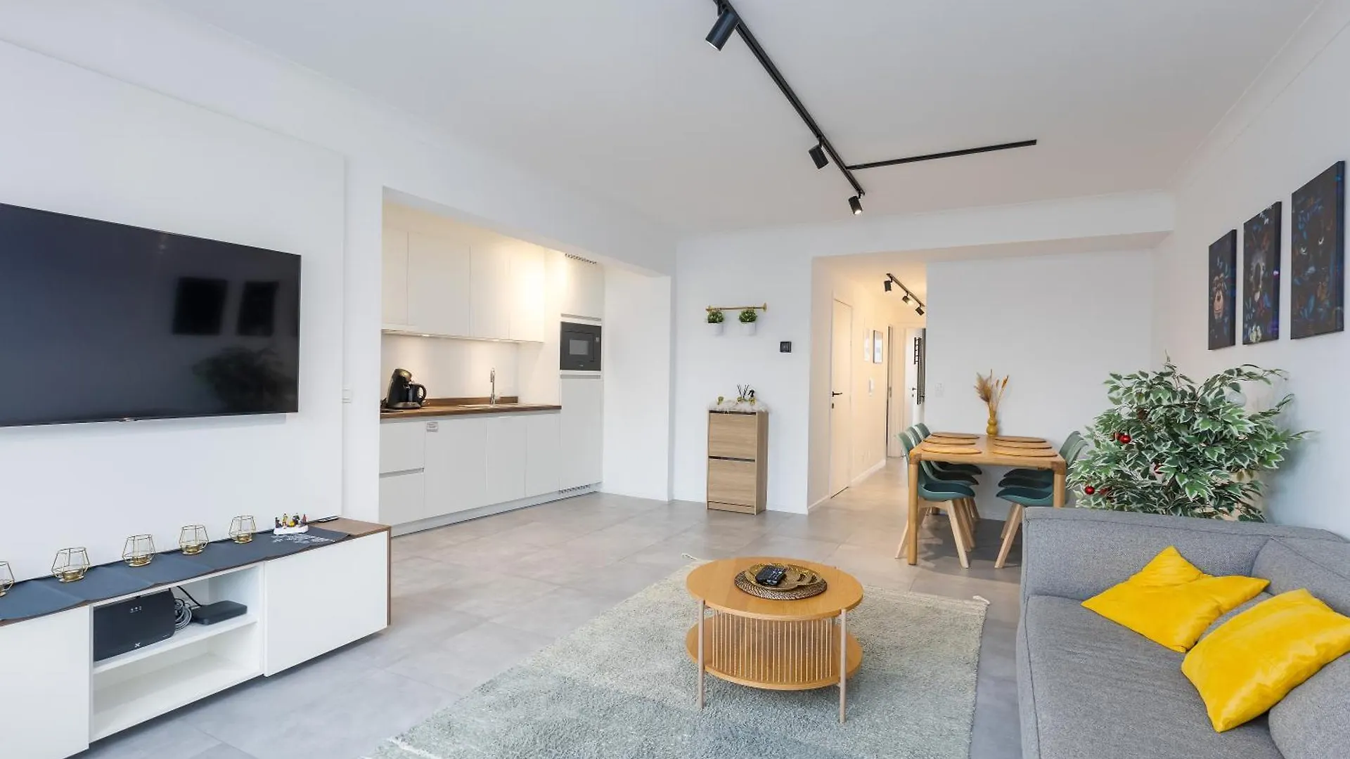 Ostend Center Luxury Top Floor Apartment With Free Parking